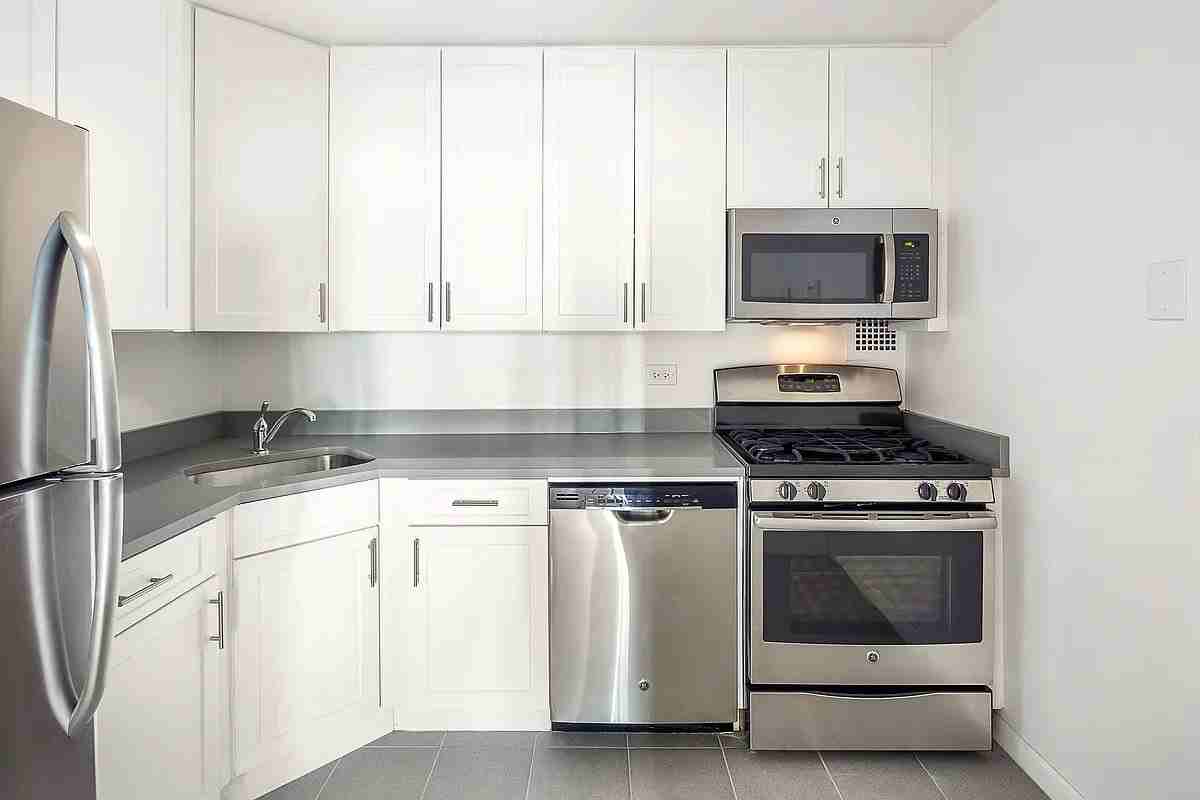 S End Ave #15D - Photo 2 of 6