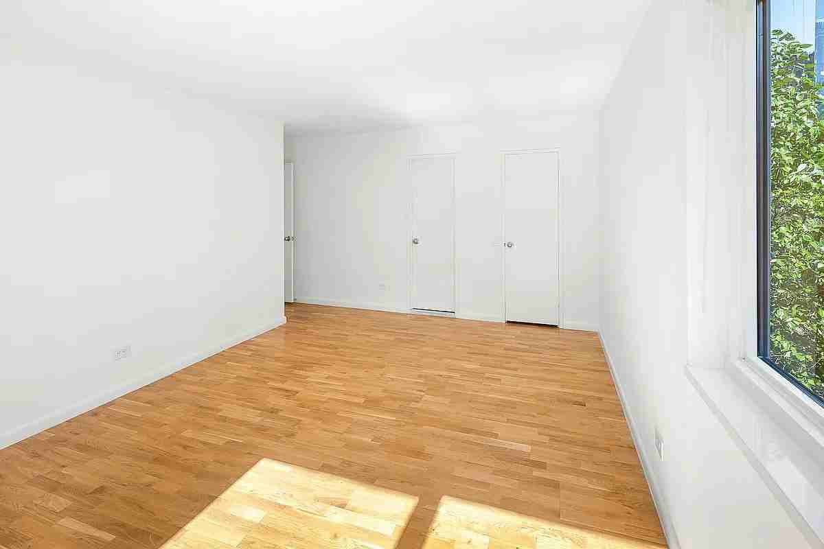 S End Ave #15D - Photo 5 of 6