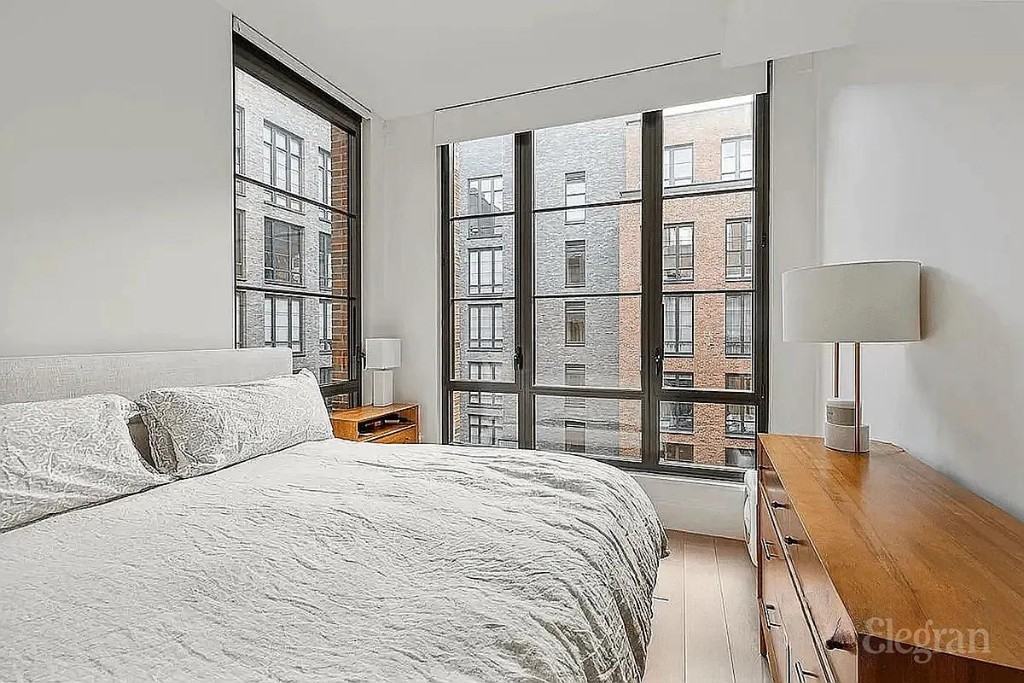 E 12th St #9G - Photo 5 of 8