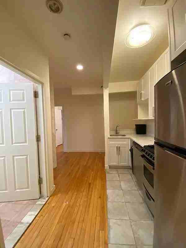 Fulton St #7H - Photo 4 of 7