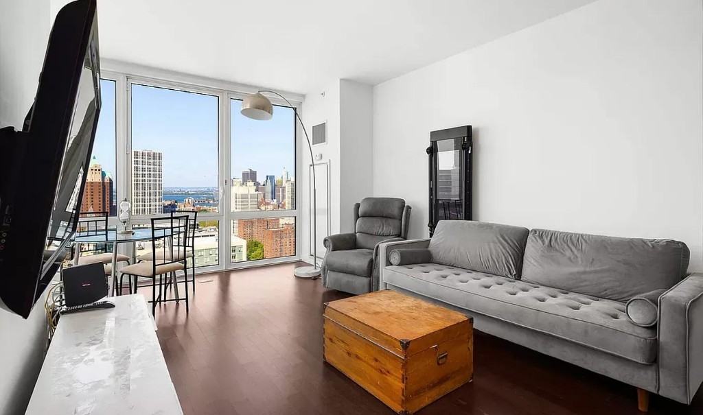 Gold St #19R - Photo 2 of 12