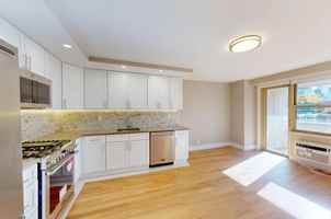featured image of Greenwich St #11T