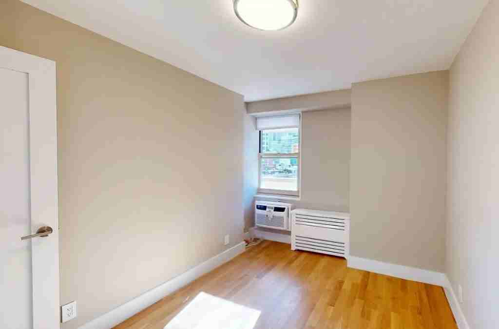 Greenwich St #11T - Photo 5 of 7