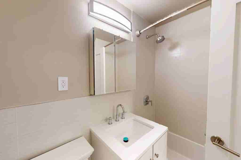 Greenwich St #11T - Photo 7 of 7