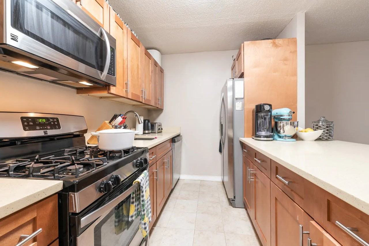 Greenwich St #16G - Photo 3 of 12