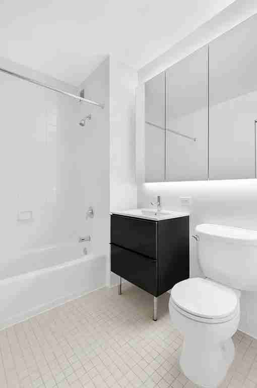 John St #2S - Photo 7 of 11