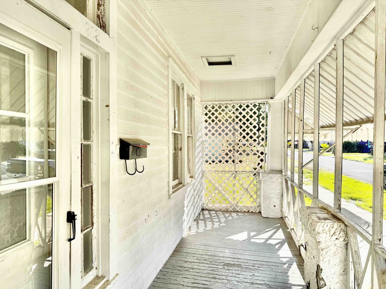 303 S 21st St #1 - Photo 2 of 10