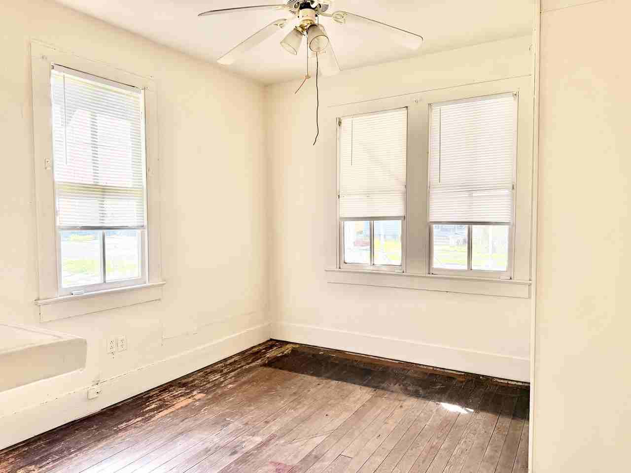 303 S 21st St #1 - Photo 6 of 10