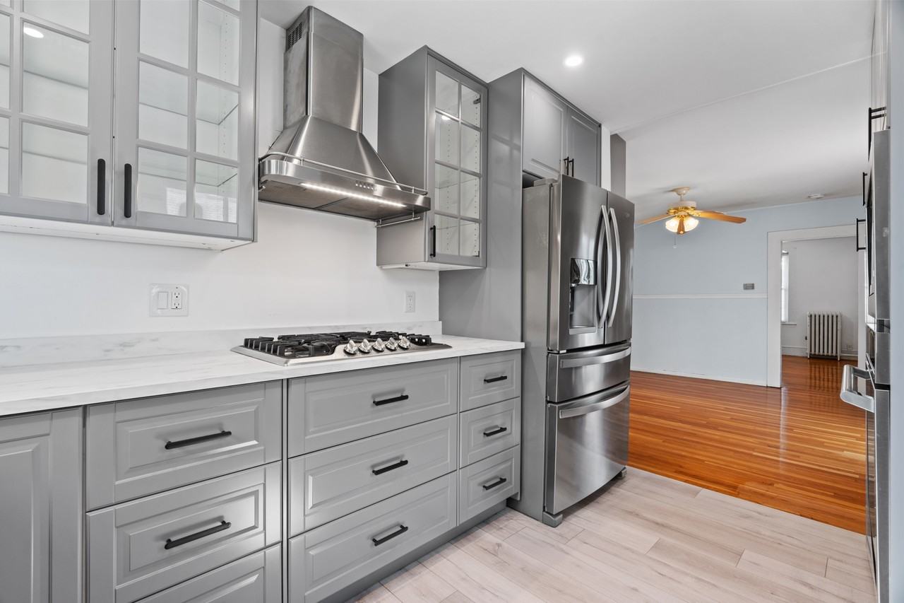 12 Lowell Pl #1 - Photo 4 of 20