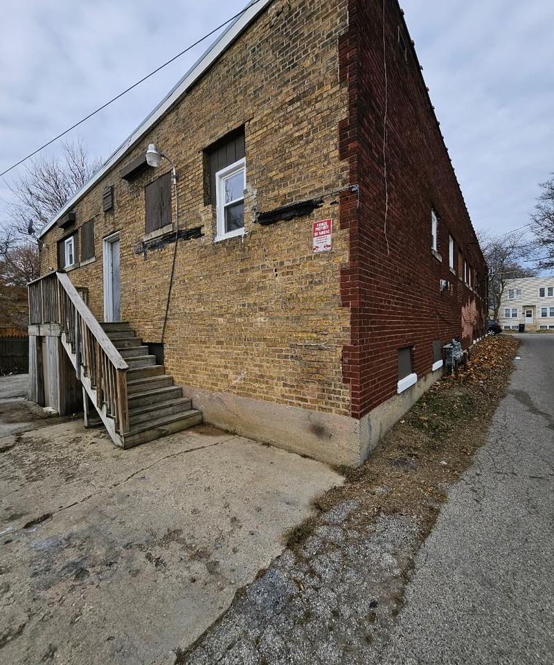 515 8th St Apartments - Photo 7 of 10