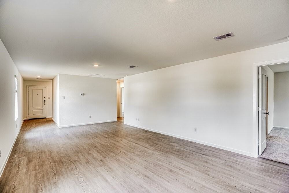 15231 Abella Dr - Photo 4 of 16