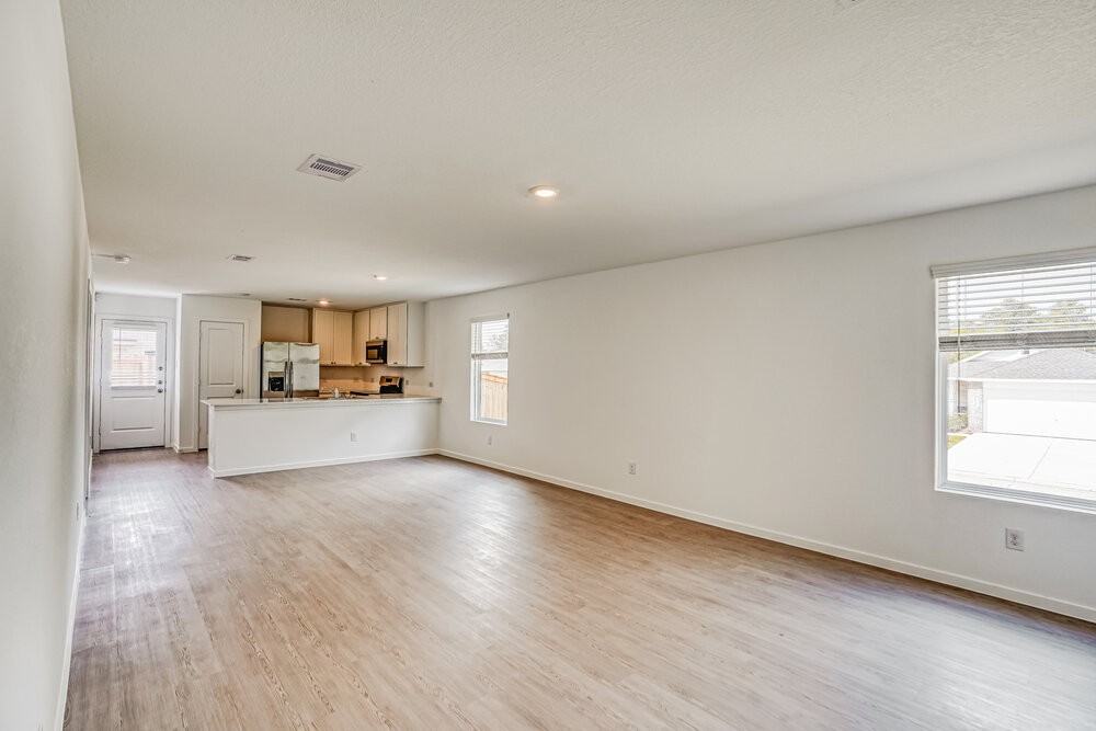 15231 Abella Dr - Photo 6 of 16