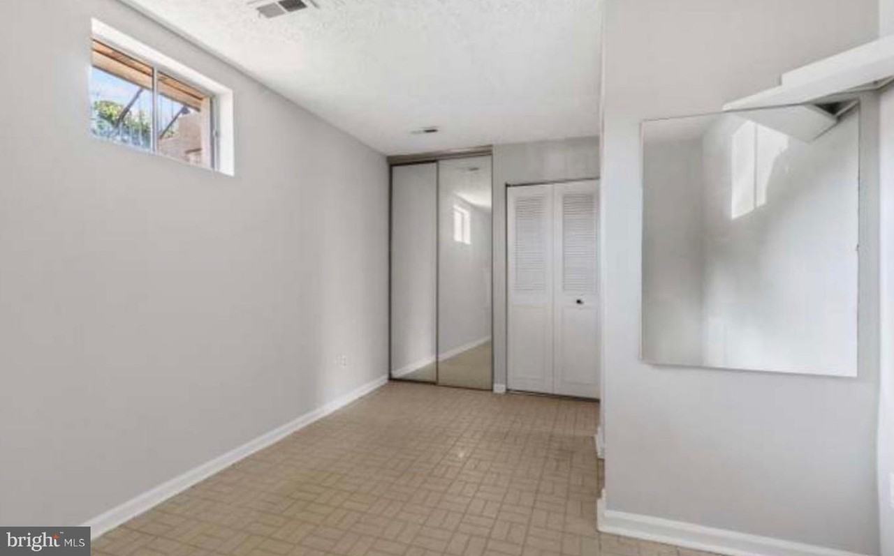 5501 Woodlawn Manor Court - Photo 7 of 10