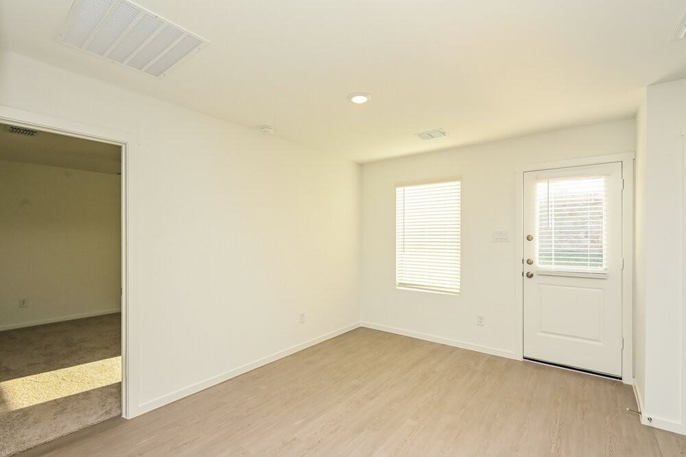 2217 La Vista Ln - Photo 6 of 16