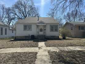 225 W 1st St #1 - Photo 1 of 1