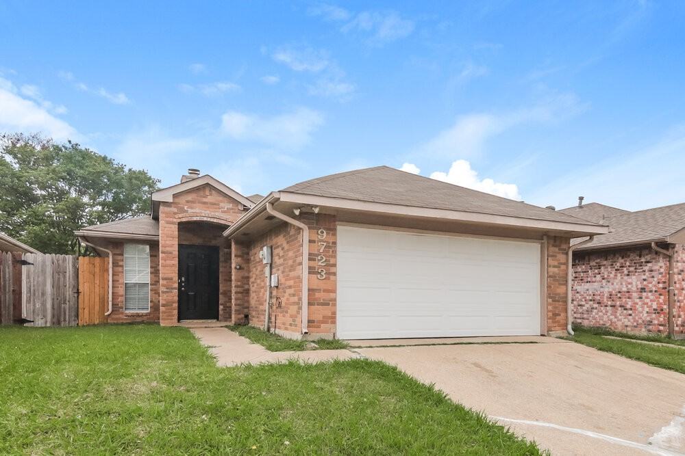 9723 Pinehurst Ln - Photo 2 of 15
