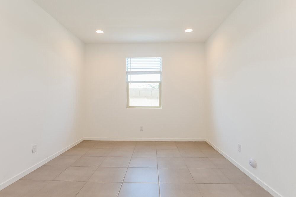 5647 W Walatowa St - Photo 3 of 16