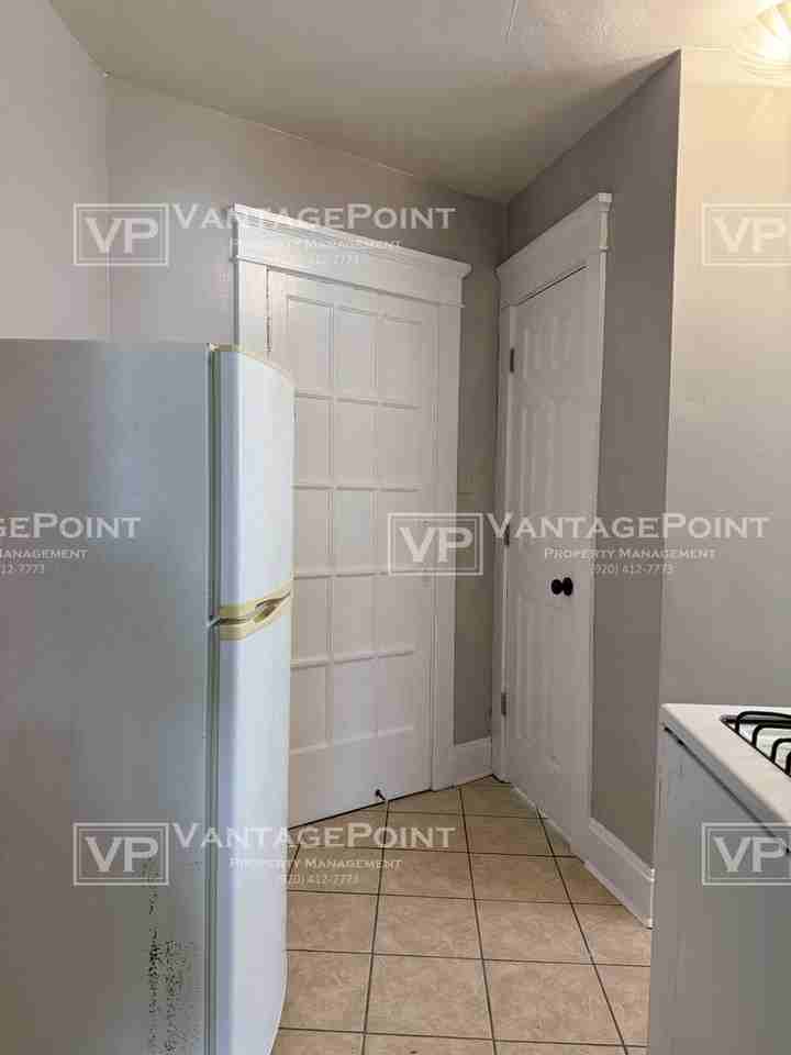 330 S Quincy St #4 - Photo 7 of 11