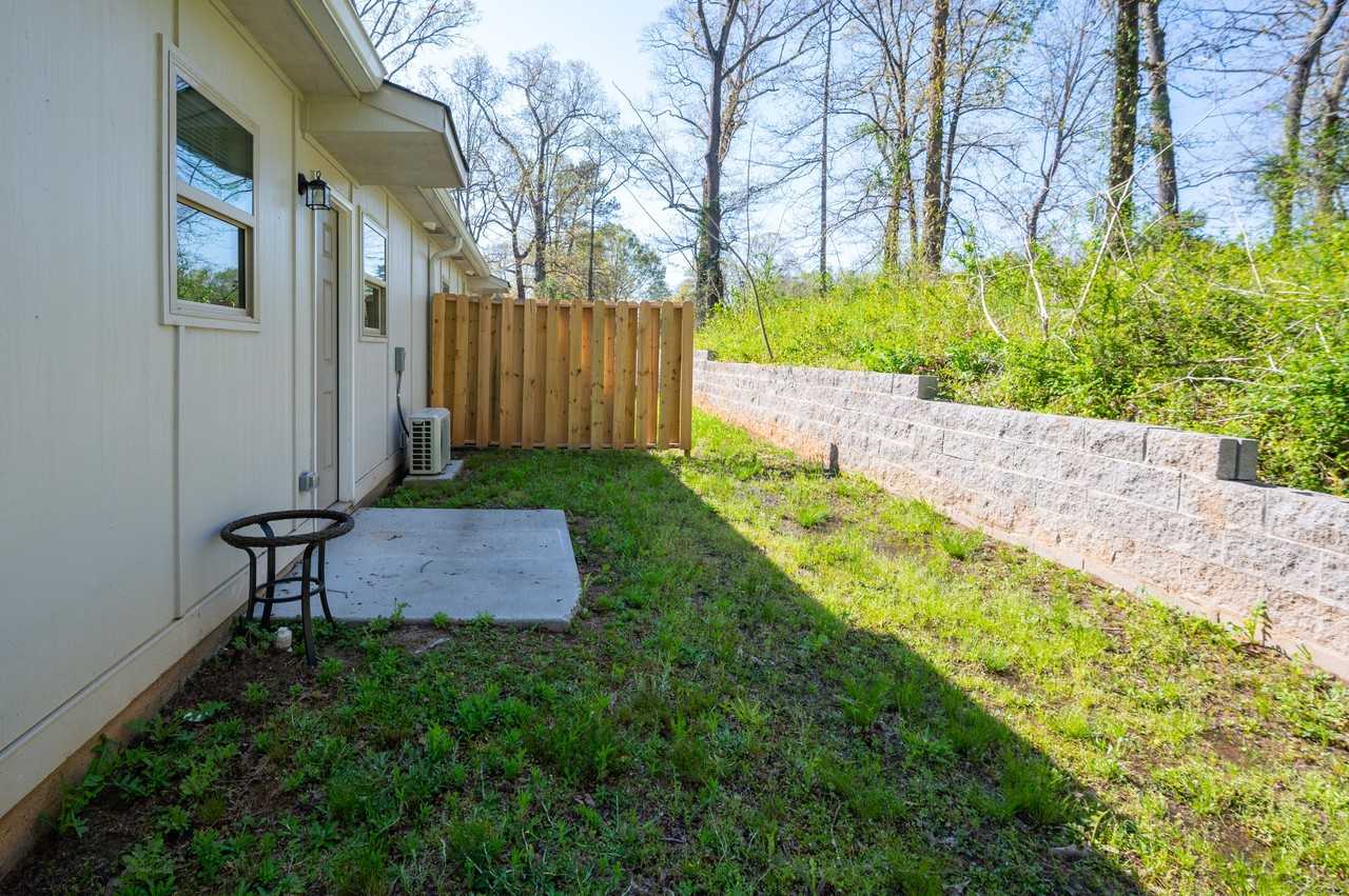 2005 Coldwater Rd #C - Photo 5 of 24