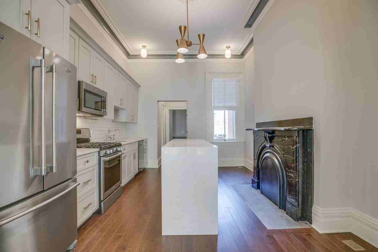 852 N Lincoln Ave #1 - Photo 5 of 24