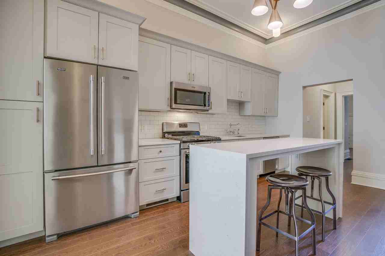 852 N Lincoln Ave #1 - Photo 6 of 24