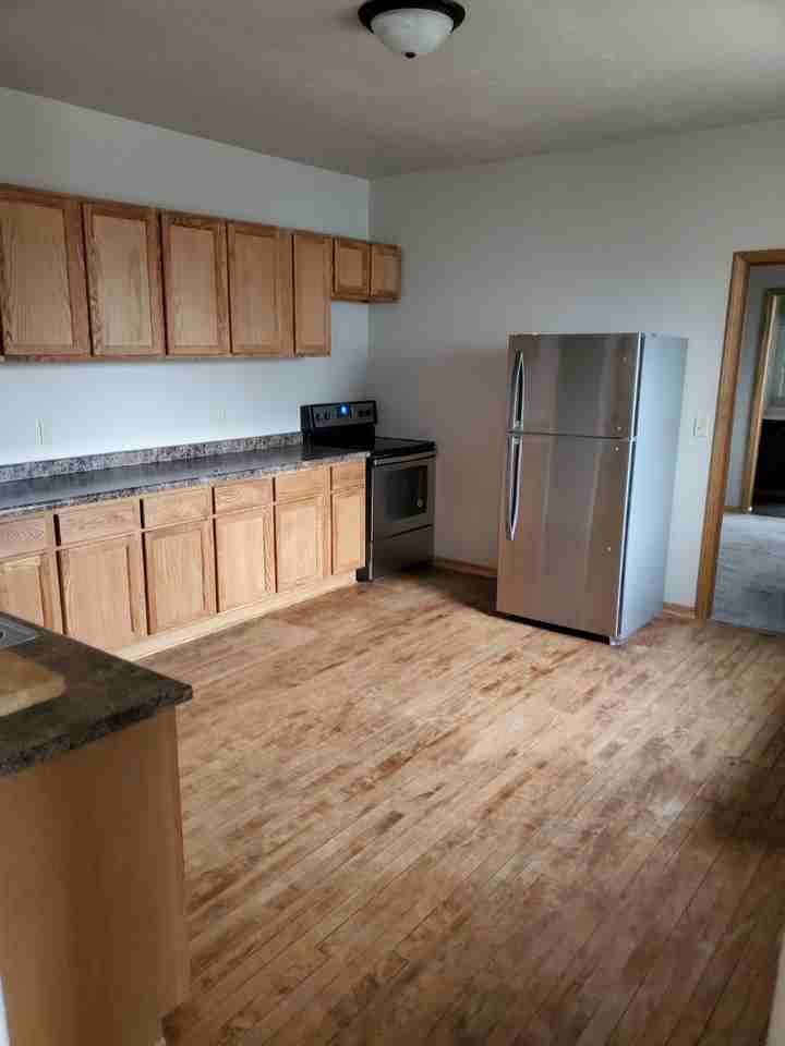 920 Jackson St #B - Photo 2 of 5