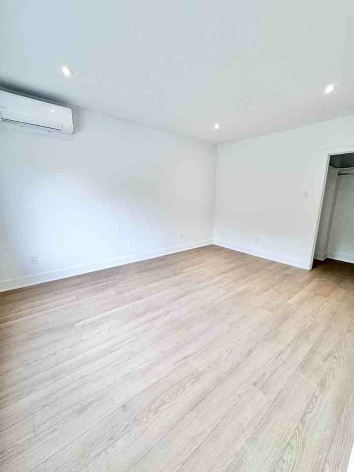 2645 Boulevard Pie-IX #1 - Photo 5 of 10