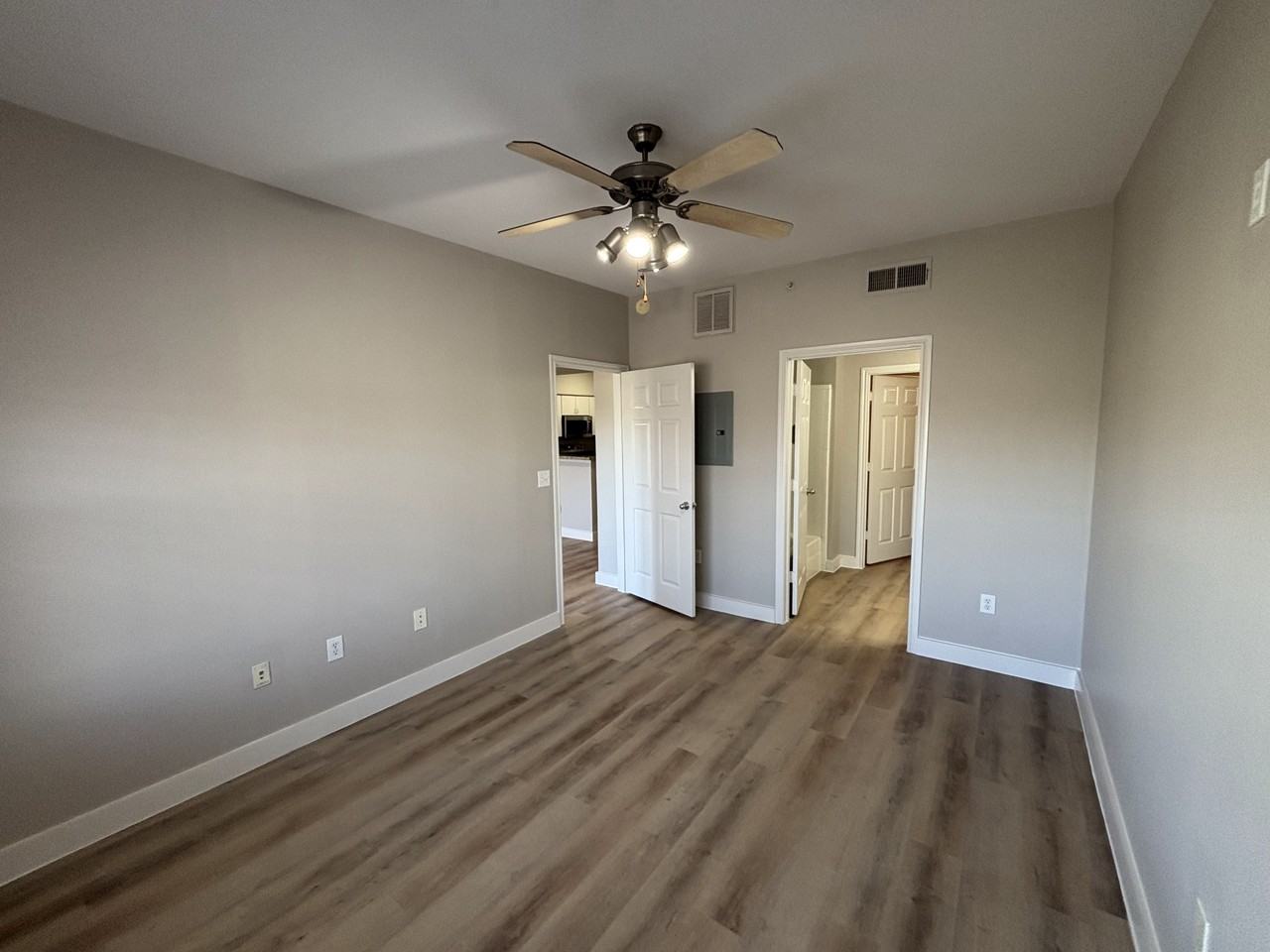 3102 Kings Road - 1301St. 1301 #1301 - Photo 6 of 10