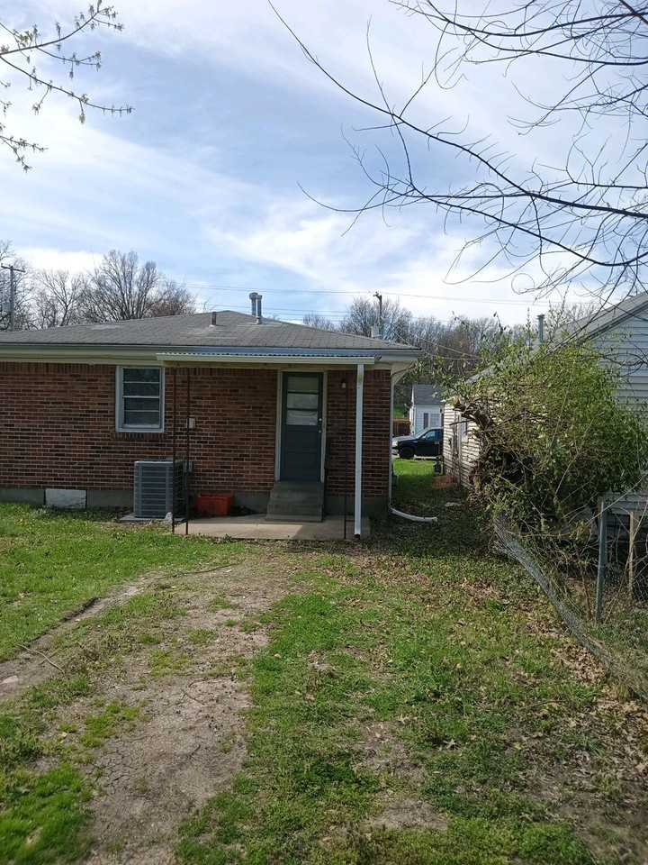 4113 La Salle Ave #1 - Photo 3 of 40