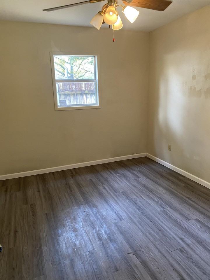 35257 Bond Dr #1 - Photo 4 of 9