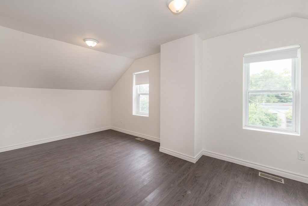 Erb St. W & Roslin Ave. S #A - Photo 6 of 23