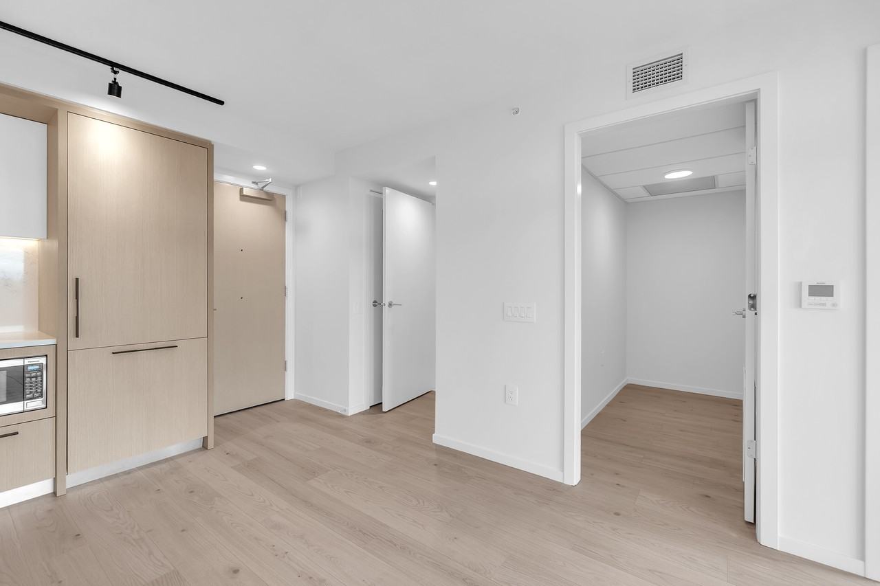 2729 Kingsway #702 - Photo 5 of 38