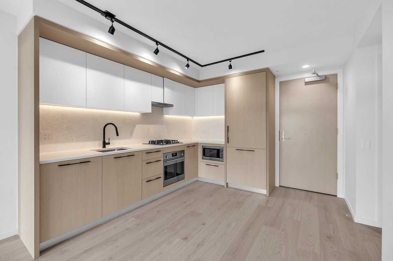 2729 Kingsway #702 - Photo 3 of 38