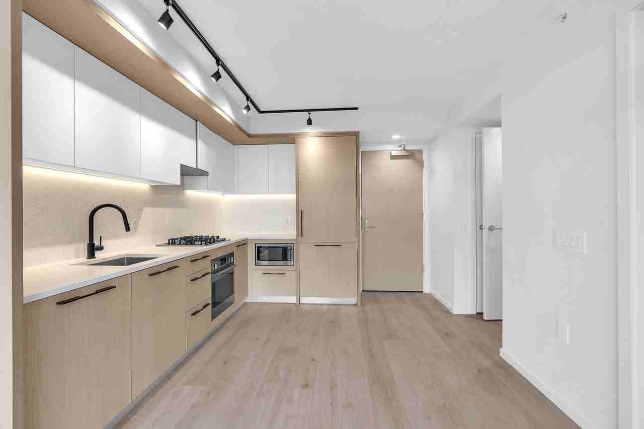 2729 Kingsway #702 - Photo 4 of 38