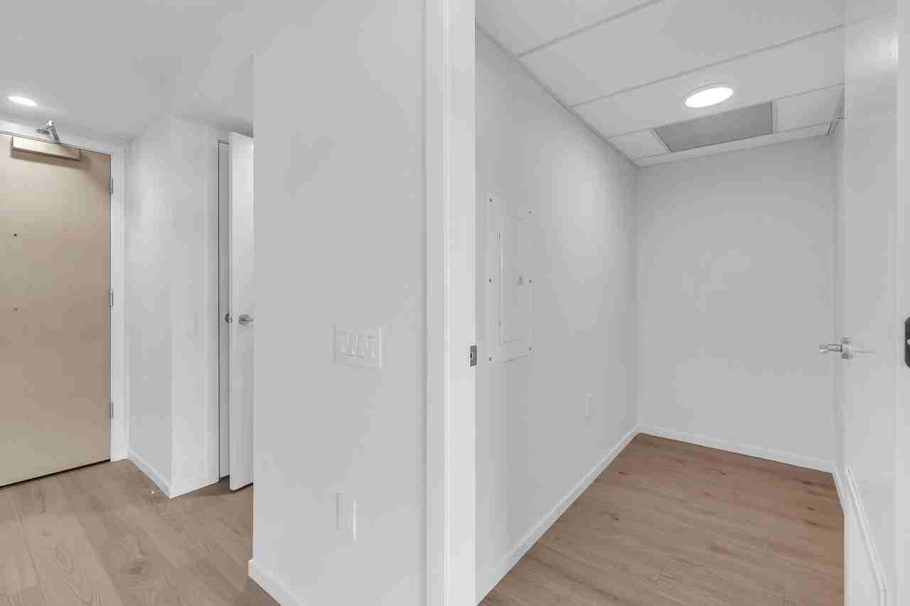 2729 Kingsway #702 - Photo 6 of 38