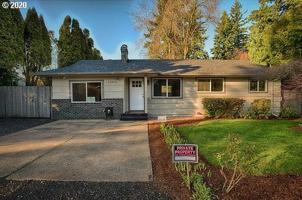 featured image of 18641 Ne Everett Ct #1