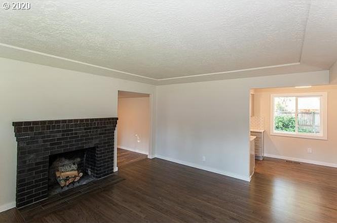 18641 Ne Everett Ct #1 - Photo 4 of 18