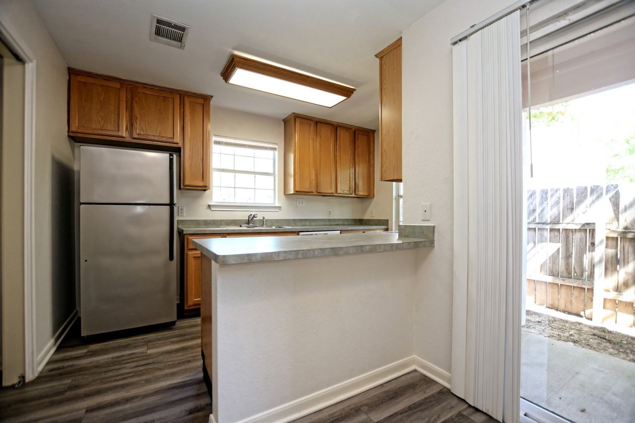 101 S Mockingbird Cir - Photo 4 of 7