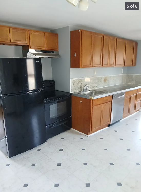 4 Thompson St #2 - Photo 5 of 8