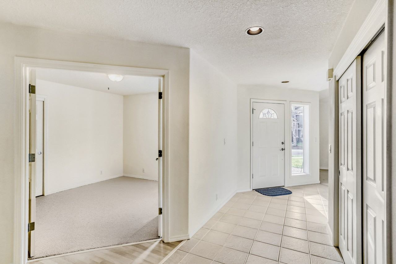 374 Ne 49th Ave #1 - Photo 5 of 39