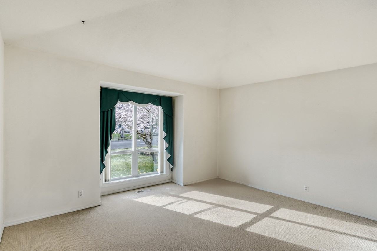 374 Ne 49th Ave #1 - Photo 6 of 39