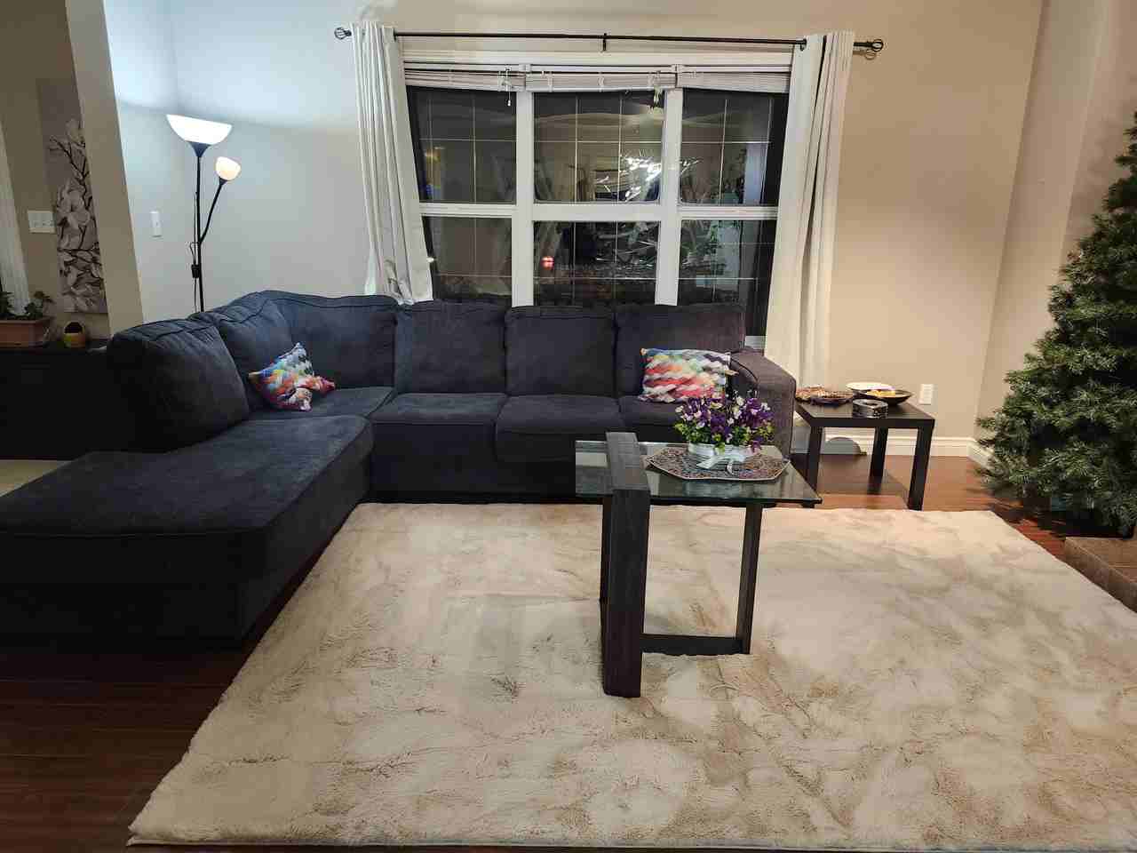 1526 Concordia Avenue East - Photo 4 of 10