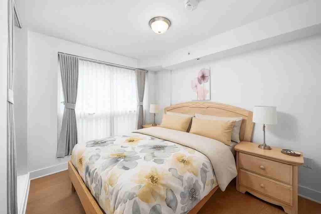 2100 Boulevard Saint-Laurent #207 - Photo 7 of 10