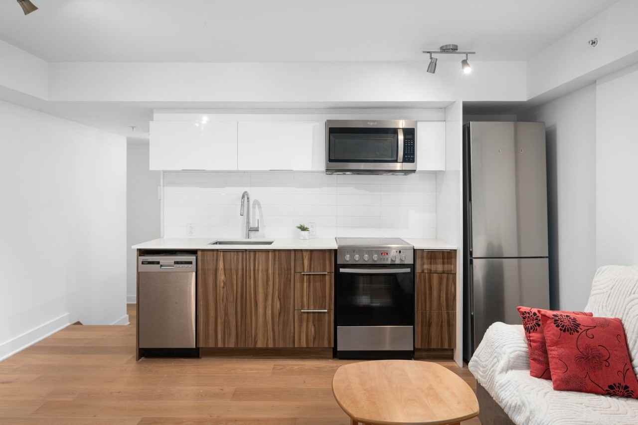 2100 Boulevard Saint-Laurent #207 - Photo 3 of 10