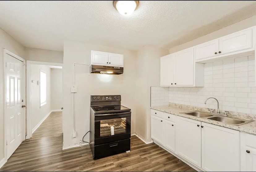 4412 Kensington Avenue - Photo 2 of 8