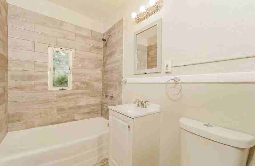 4412 Kensington Avenue - Photo 6 of 8