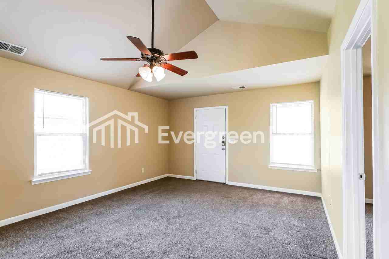 328 Maggie Way - Photo 3 of 15