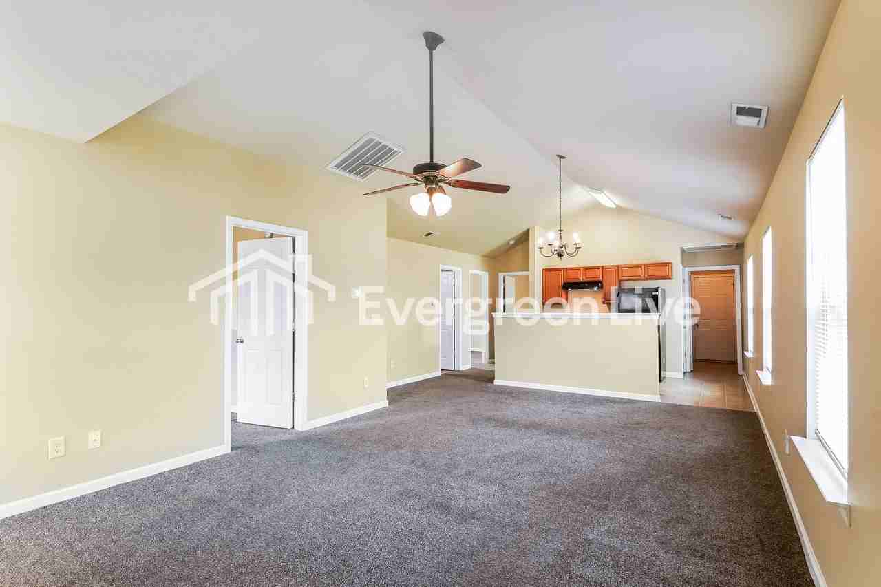 328 Maggie Way - Photo 4 of 15