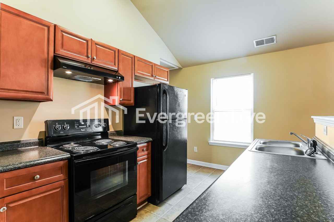 328 Maggie Way - Photo 7 of 15