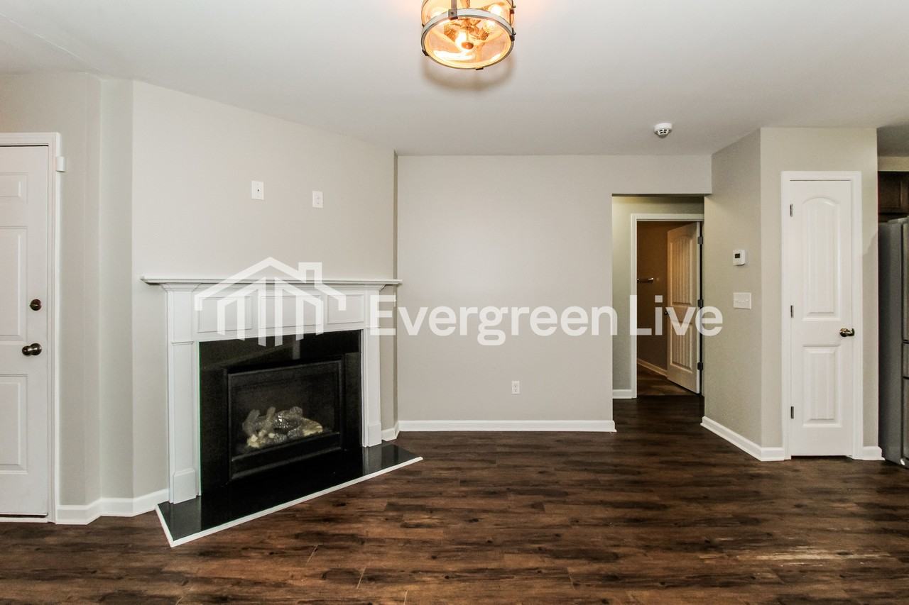435 Reed Way - Photo 2 of 15